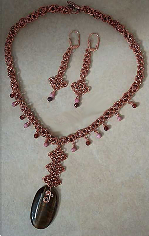 Eye of the Tiger copper pendant chainmaille necklace